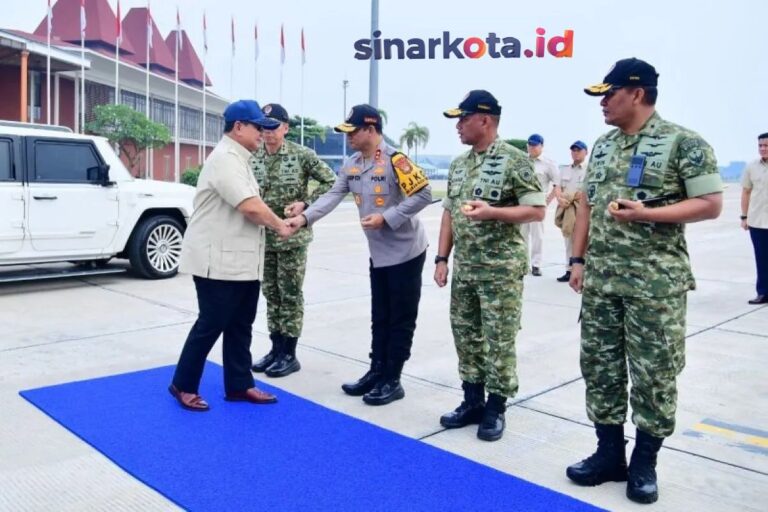 Tinjau Langsung Aceh, Prabowo Tegaskan Komitmen Penanganan Bencana yang Responsif